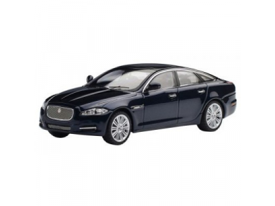 Модель автомобиля Jaguar XJ, Scale 1:43, Dark Sapphire, артикул JDCAXJCS